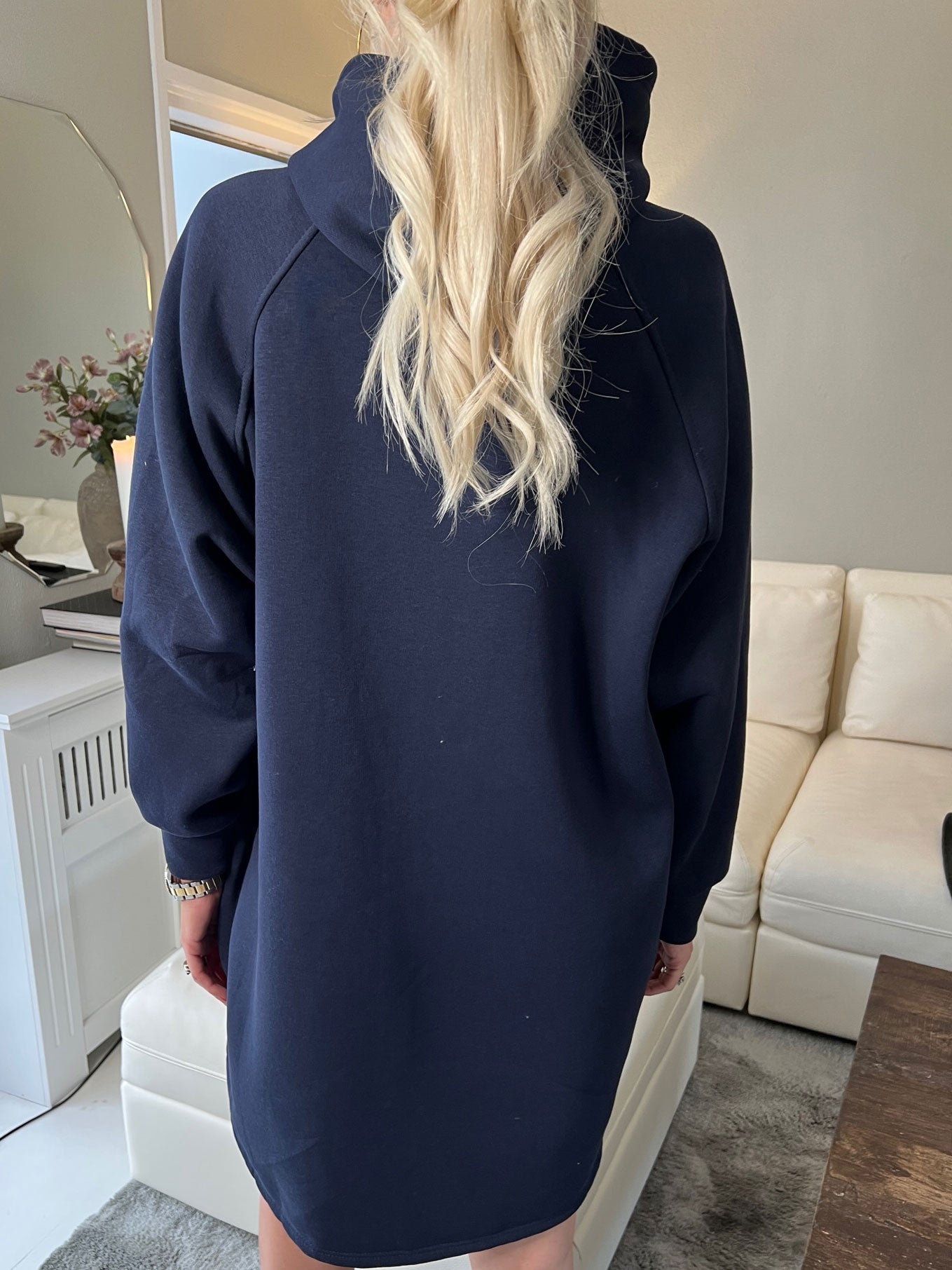 Adrianna - Hoodie klänning med text framtill